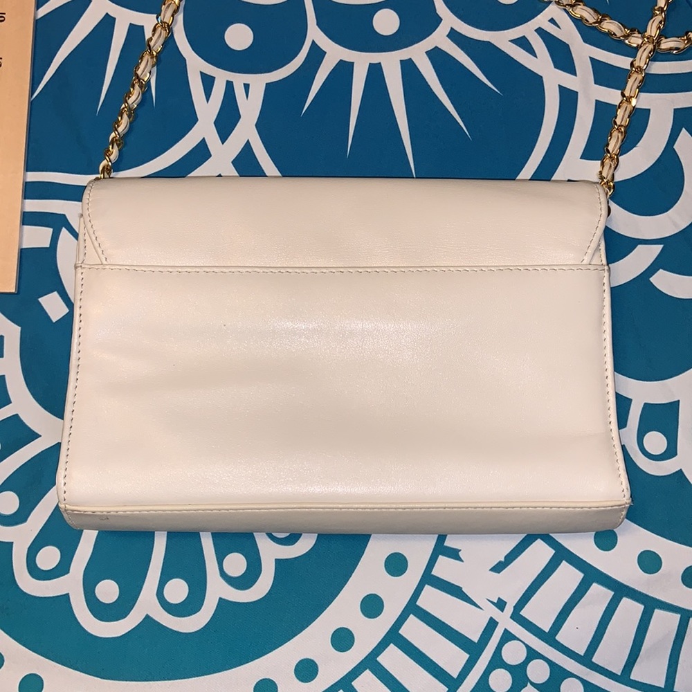 Lord & Taylor Vintage ivory white leather shoulder Crossbody with chain strap. - Picture 11 of 11